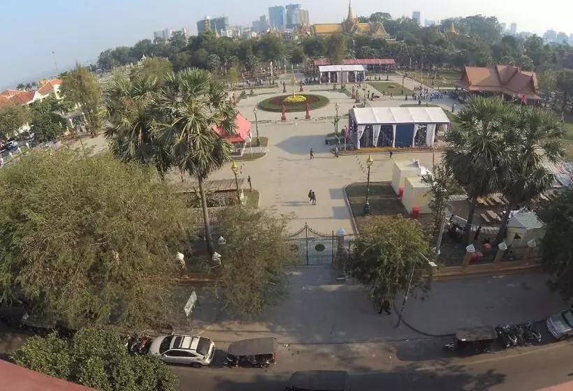 צימר Golden Noura Villa Pub & Restaurant