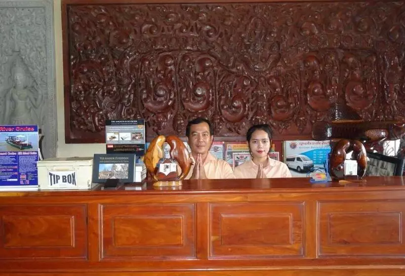 צימר Golden Noura Villa Pub & Restaurant