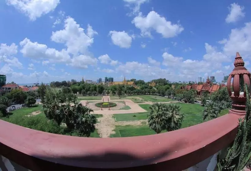 צימר Golden Noura Villa Pub & Restaurant