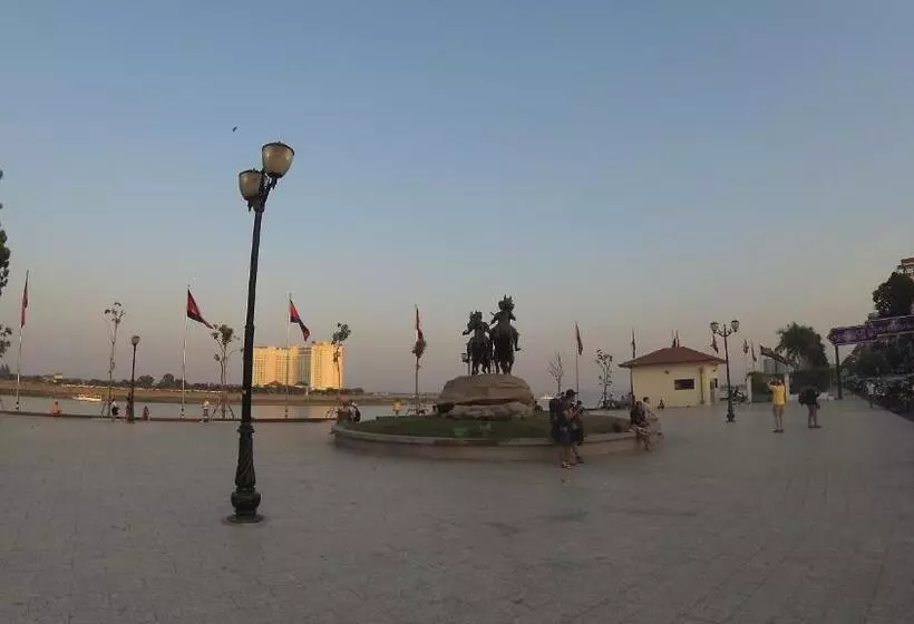 צימר Golden Noura Villa Pub & Restaurant