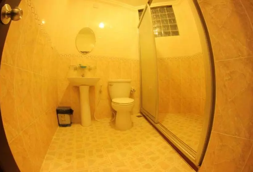 צימר Golden Noura Villa Pub & Restaurant