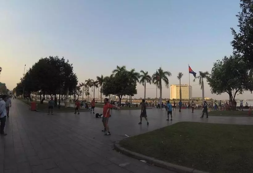 צימר Golden Noura Villa Pub & Restaurant