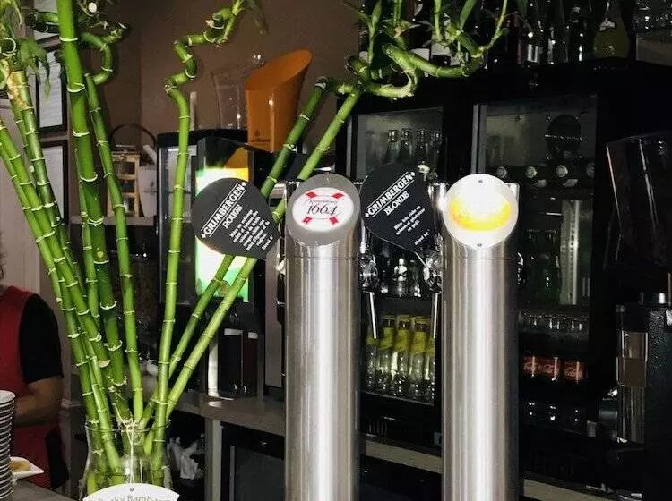 هتل Cecyl Reims Centre