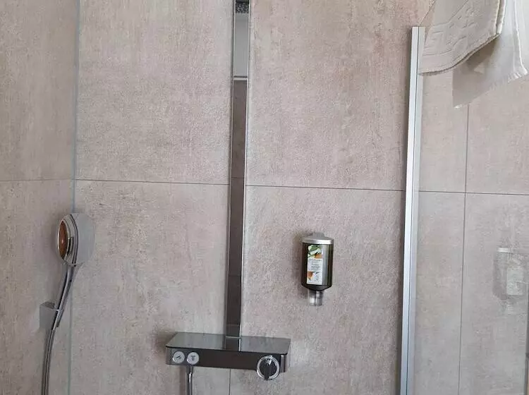 ホテル Familiengasthof Maier