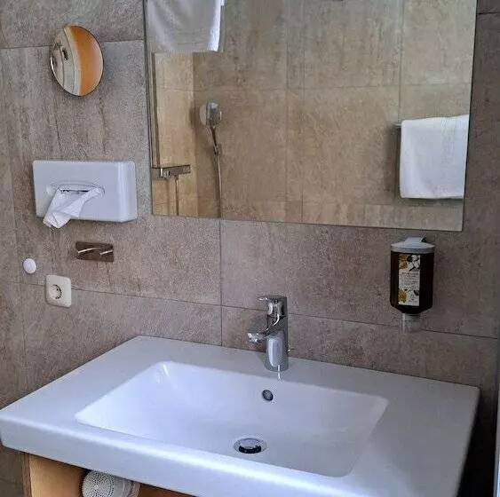 ホテル Familiengasthof Maier