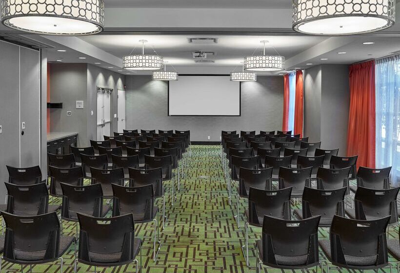 فندق Hampton Inn By Hilton Calgary Airport North