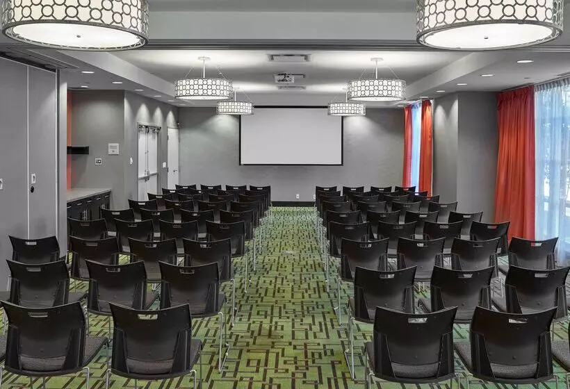 호텔 Hampton Inn By Hilton Calgary Airport North