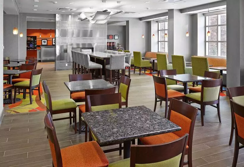 호텔 Hampton Inn By Hilton Calgary Airport North