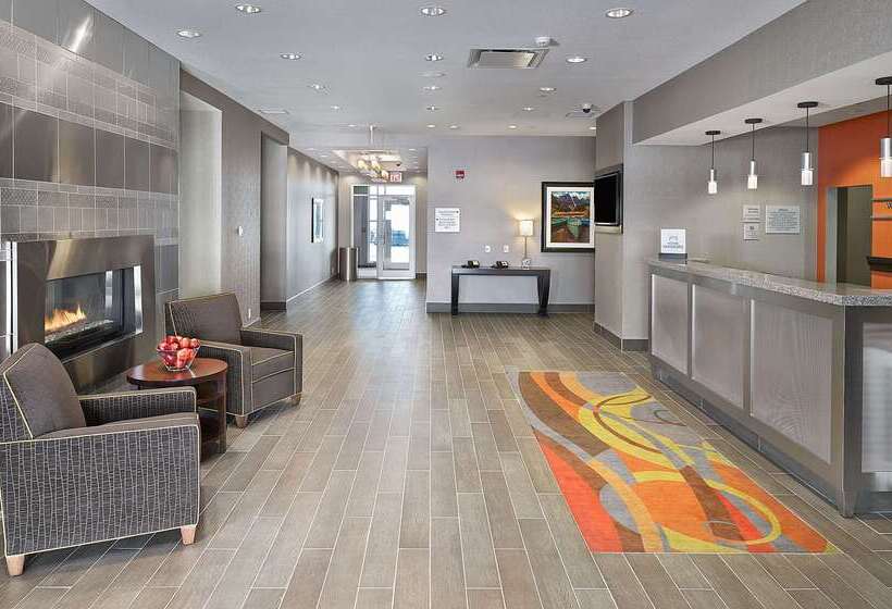 فندق Hampton Inn By Hilton Calgary Airport North