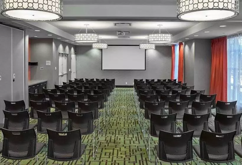 호텔 Hampton Inn By Hilton Calgary Airport North