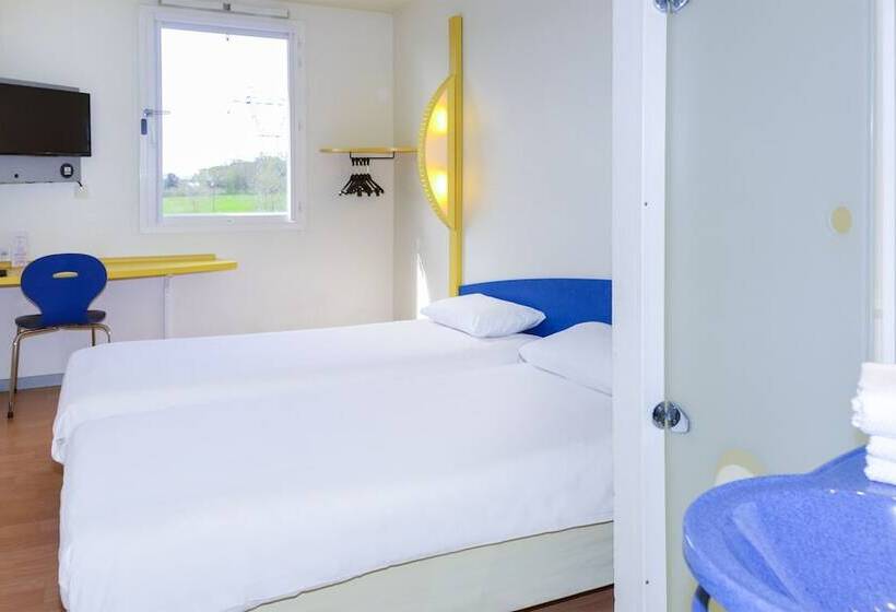 Отель Ibis Budget Pouillyenauxois