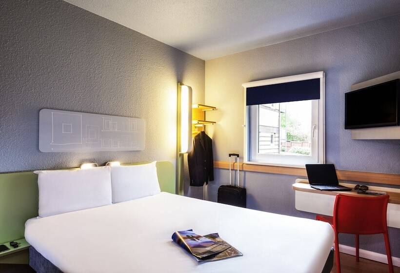 Отель Ibis Budget Pouillyenauxois