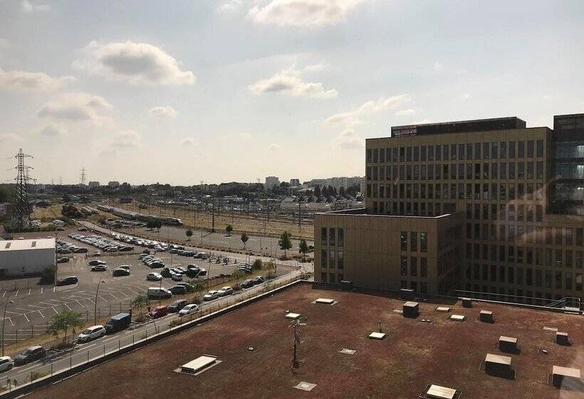 Отель Ibis Styles Caen Centre Gare