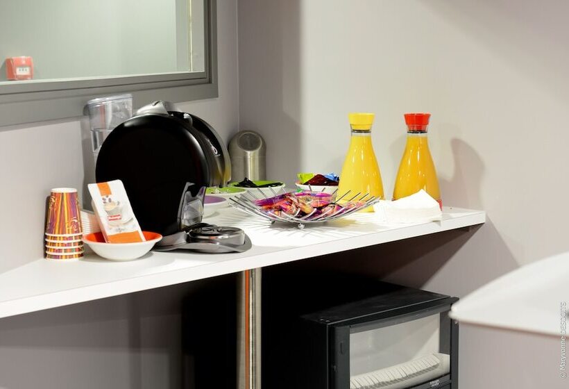 Отель Ibis Styles Caen Centre Gare