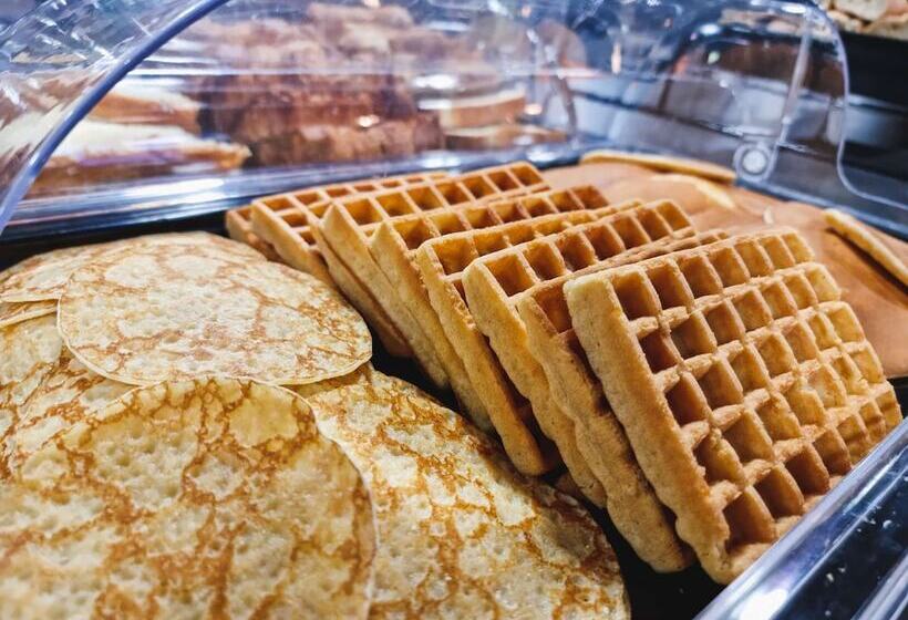 Отель Ibis Styles Caen Centre Gare