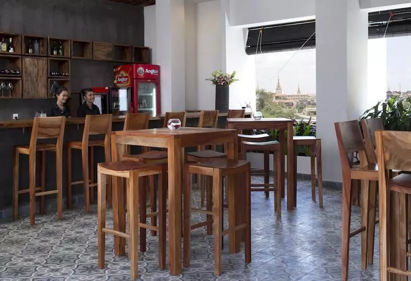 Patio Hotel & Urban Resort