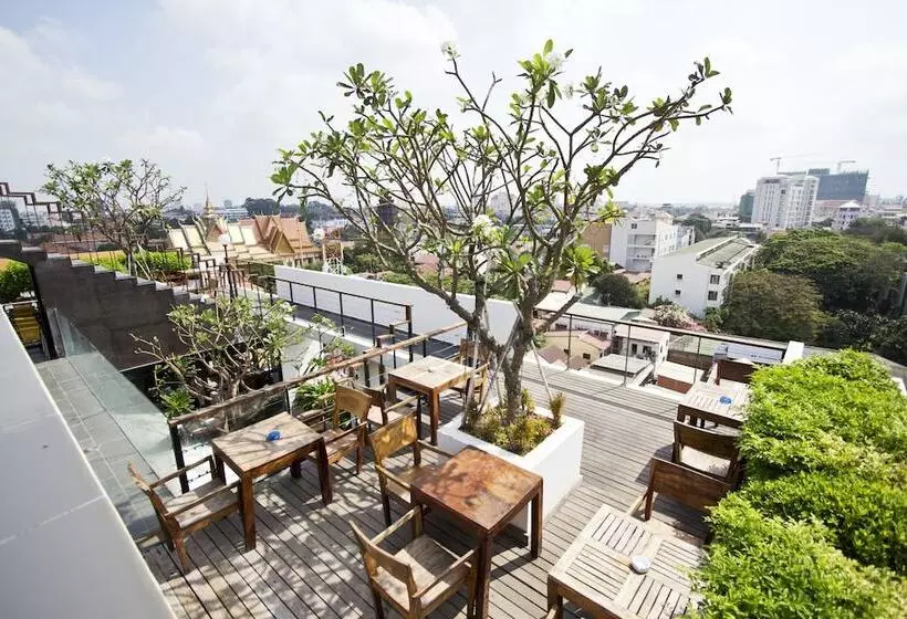 Patio Hotel & Urban Resort