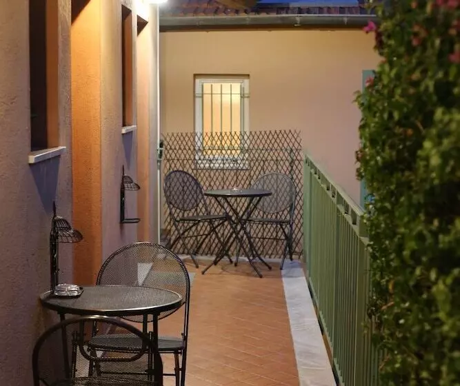 هتل Pavillon Imperial