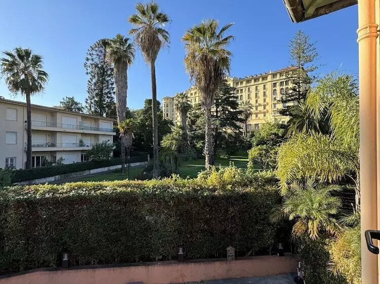 هتل Pavillon Imperial