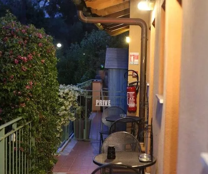 هتل Pavillon Imperial