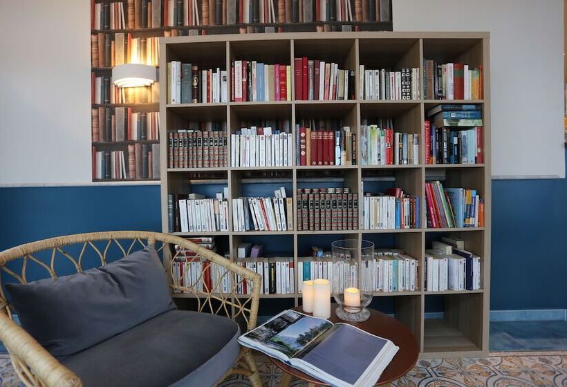 Отель Pavillon Imperial