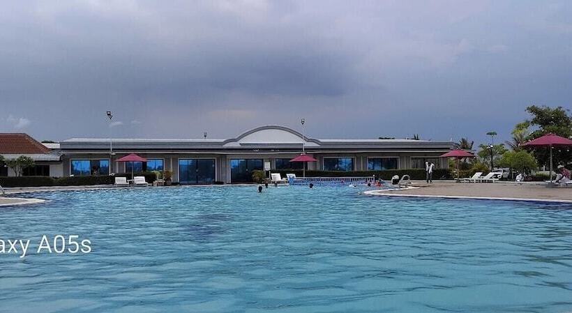 Rock Royal Hotel & Resort