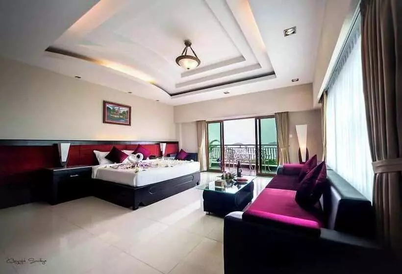 Rock Royal Hotel & Resort