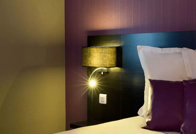 هتل The Originals City, Hôtel Des Lys, Dreux