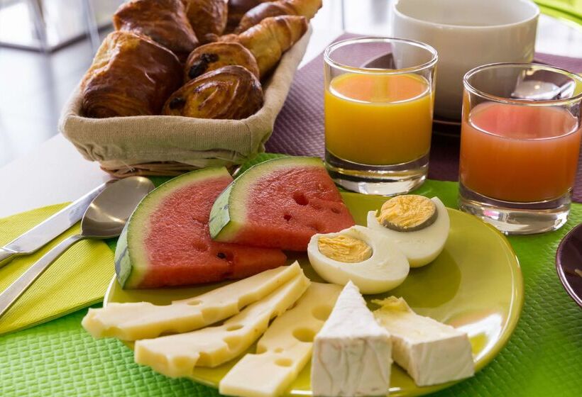 هتل The Originals City, Hôtel Des Lys, Dreux