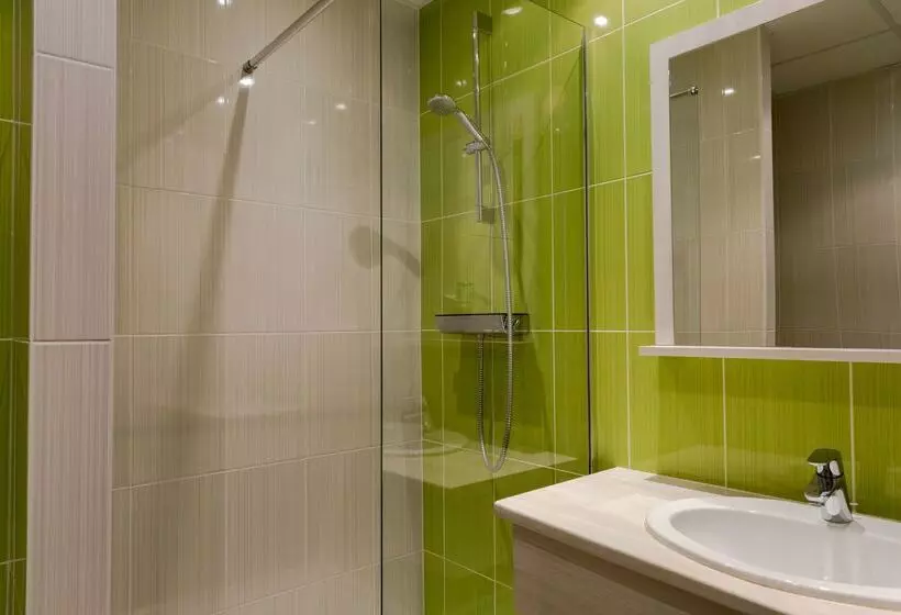 هتل The Originals City, Hôtel Des Lys, Dreux