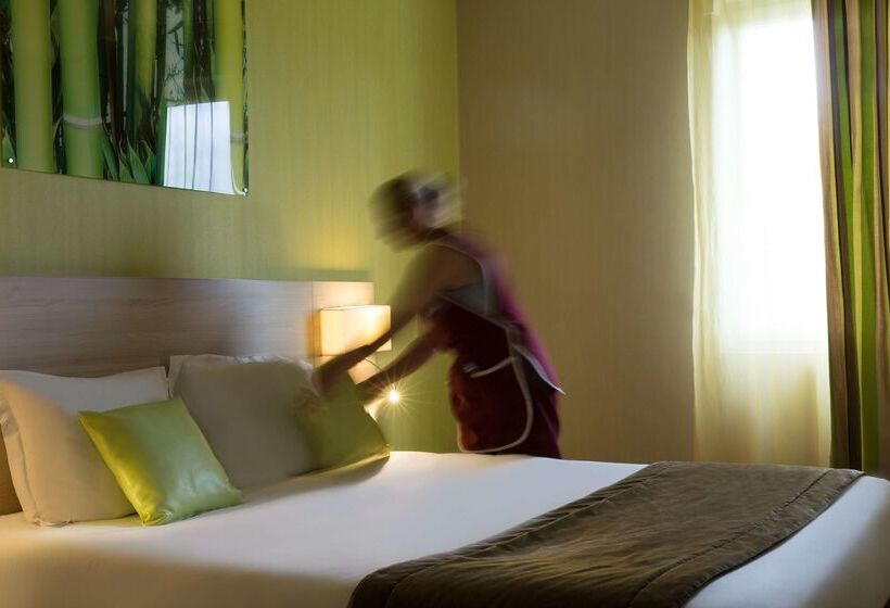 هتل The Originals City, Hôtel Des Lys, Dreux