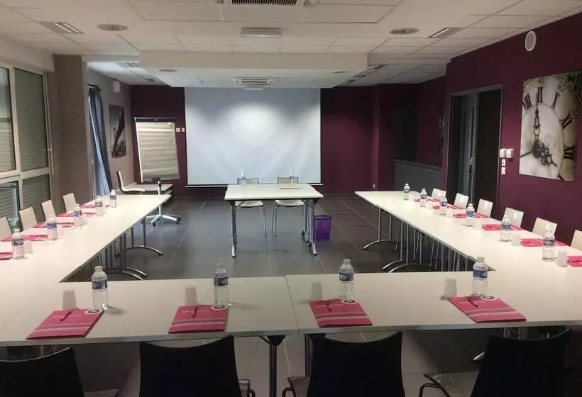 هتل The Originals City, Hôtel Des Lys, Dreux