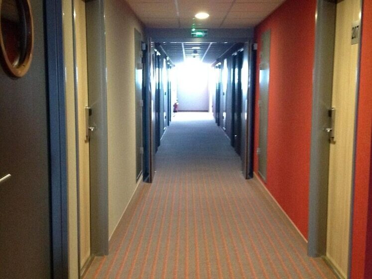 هتل The Originals City, Hôtel Des Lys, Dreux