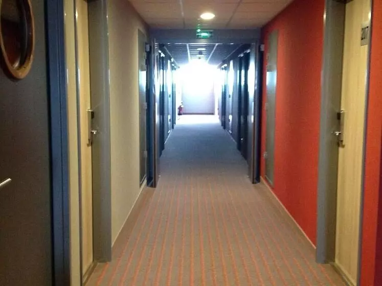 هتل The Originals City, Hôtel Des Lys, Dreux