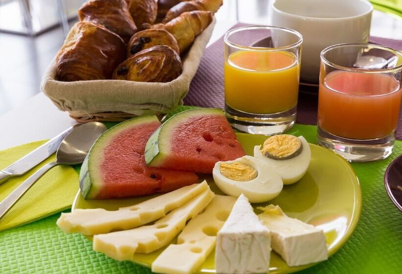 هتل The Originals City, Hôtel Des Lys, Dreux