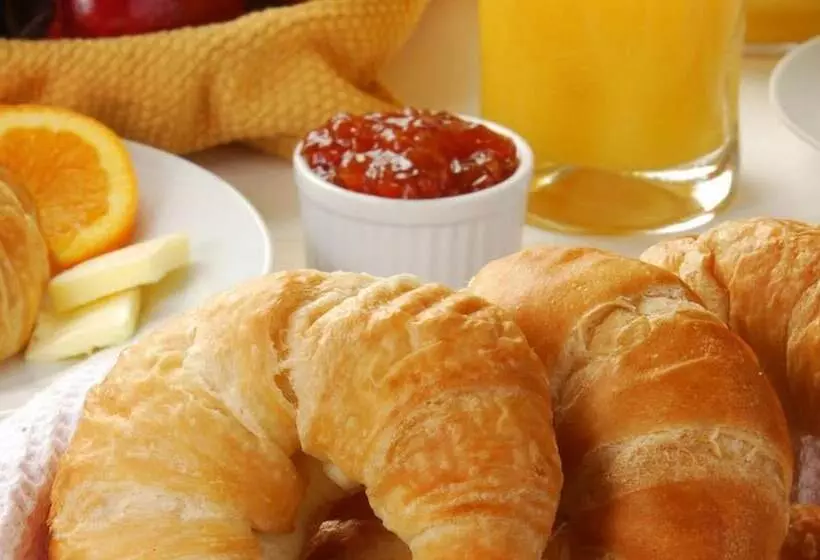 هتل The Originals City, Hôtel Des Lys, Dreux