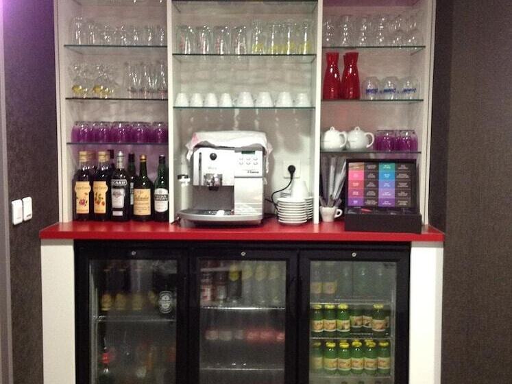 هتل The Originals City, Hôtel Des Lys, Dreux