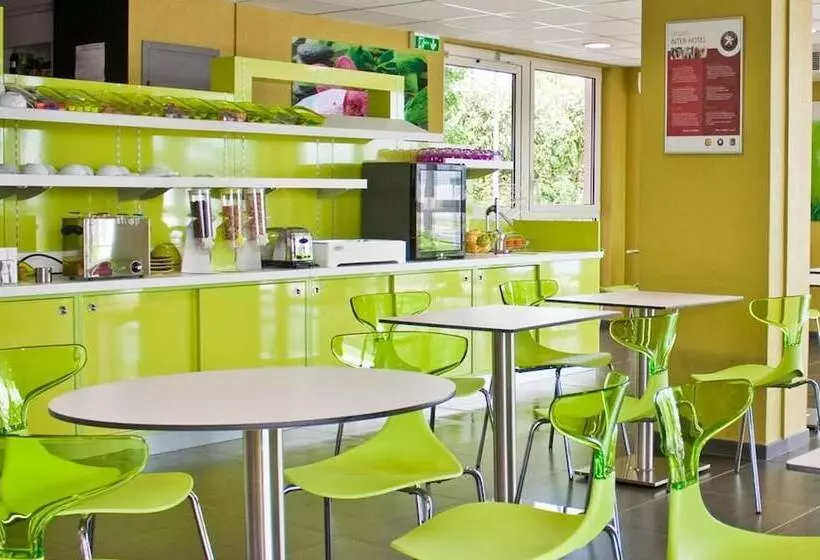 هتل The Originals City, Hôtel Des Lys, Dreux