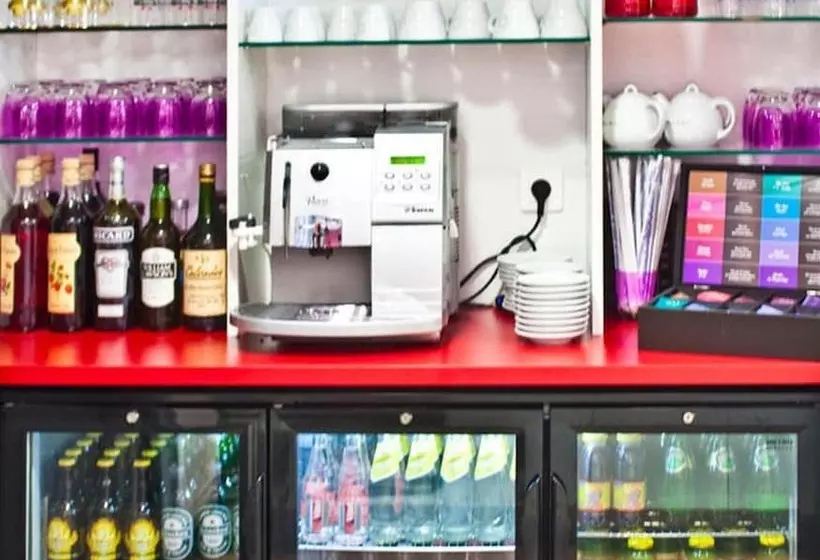 هتل The Originals City, Hôtel Des Lys, Dreux