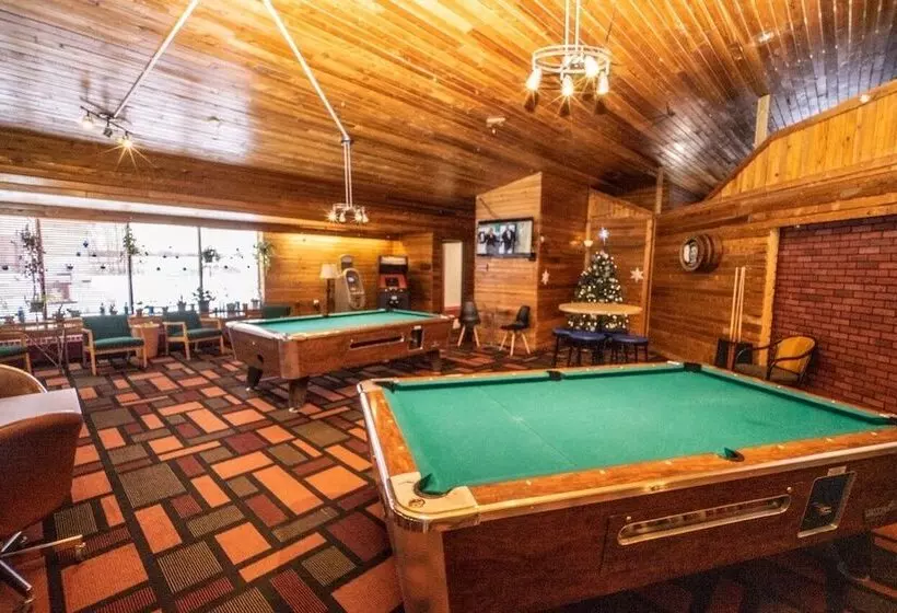 Мотель Vegreville Garden Inn