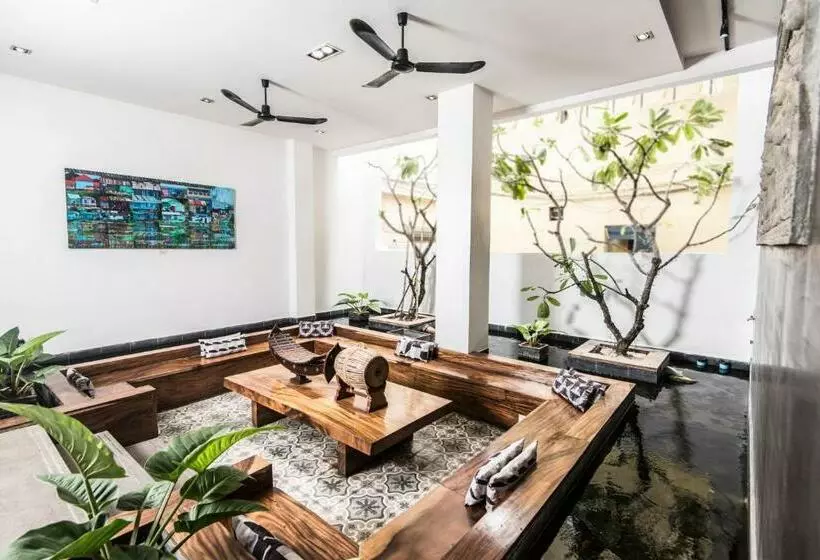 Patio Hotel & Urban Resort