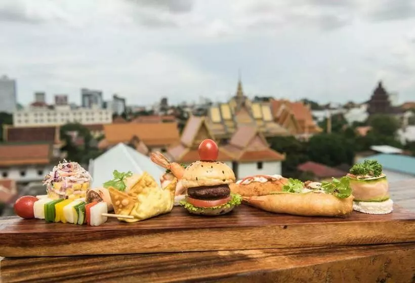 Patio Hotel & Urban Resort