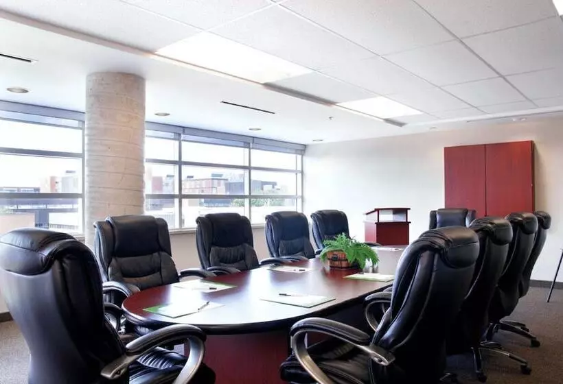 Residence & Conference Centre Oshawa