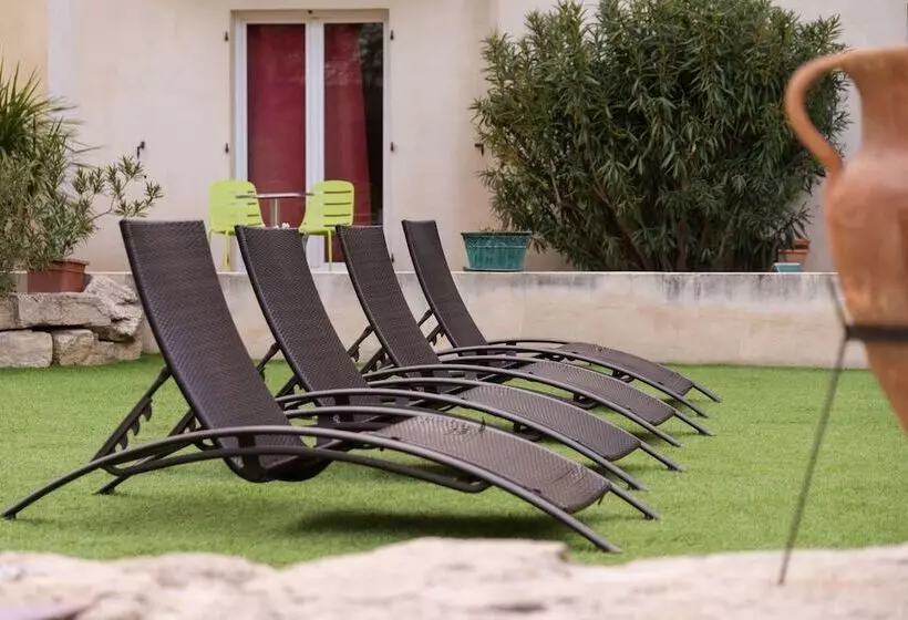 The Originals City, Hôtel Le Village Provençal, Aixenprovence Nord