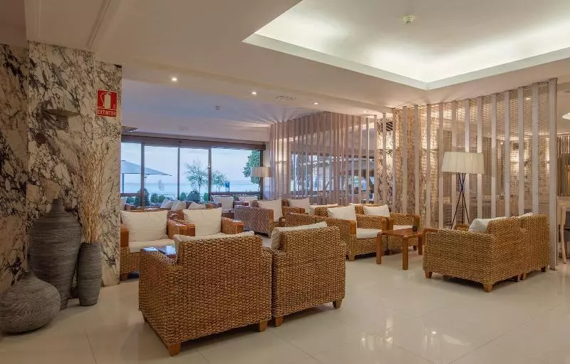 Apartamentos Canyelles Marina 3000