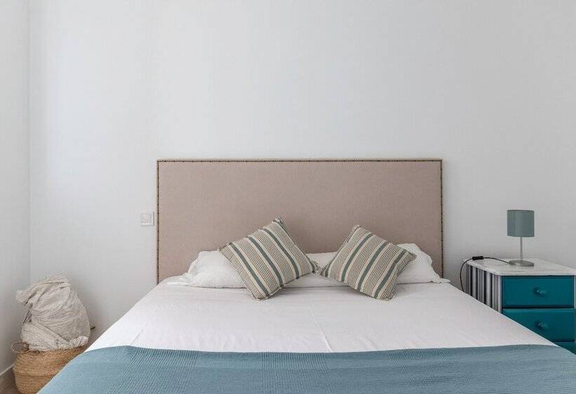 Apartamentos La Arena