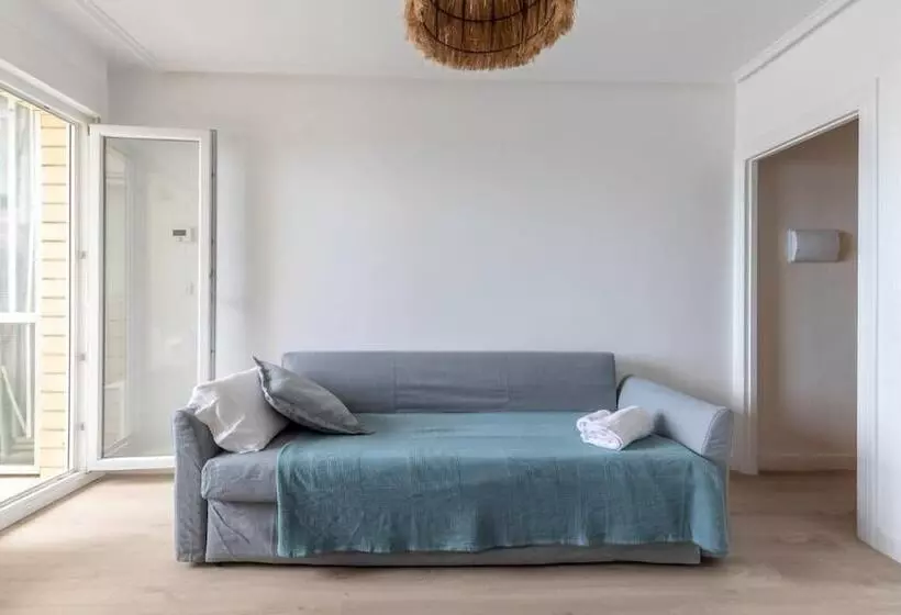 Apartamentos La Arena