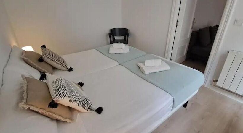 Apartamentos La Arena