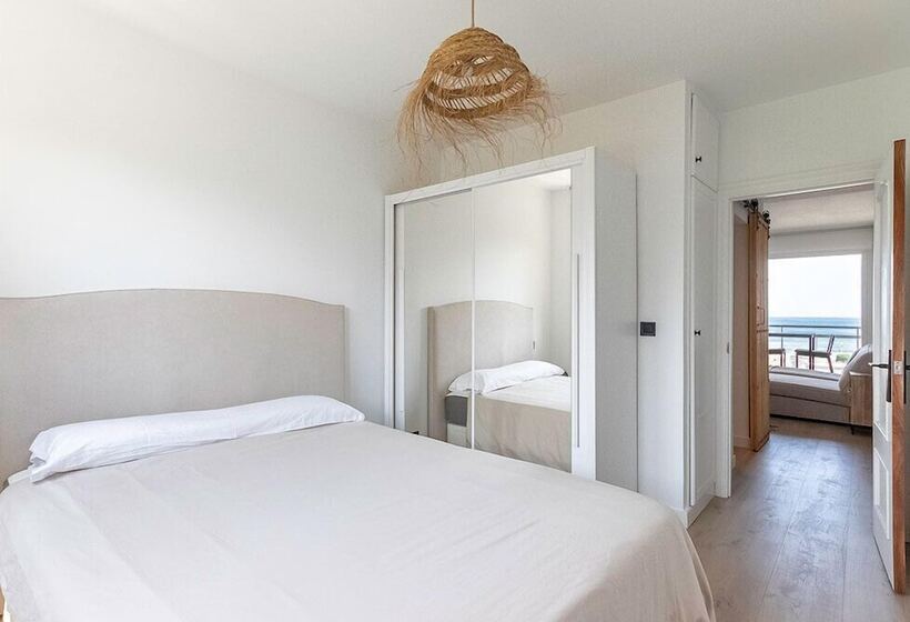 Apartamentos La Arena