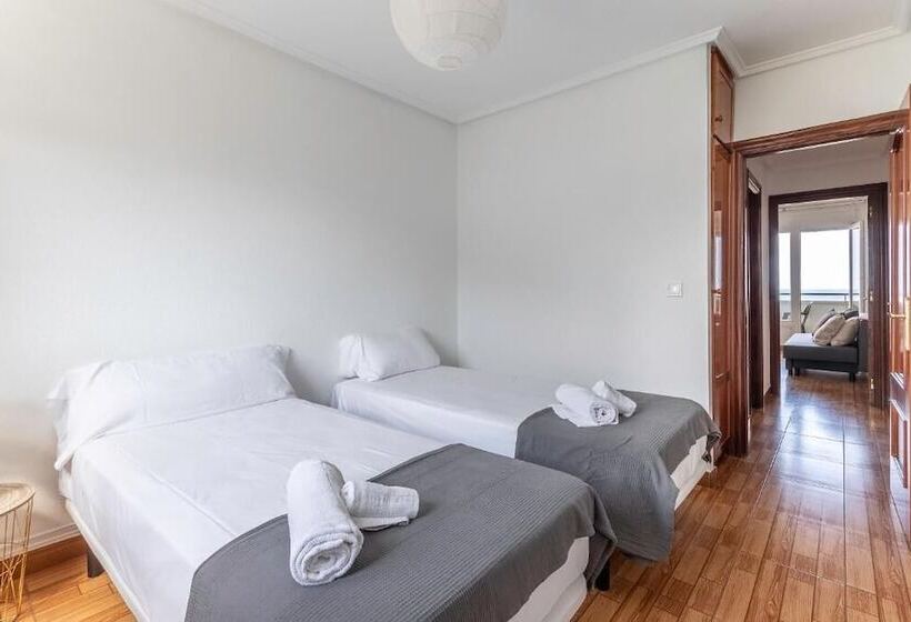 Apartamentos La Arena